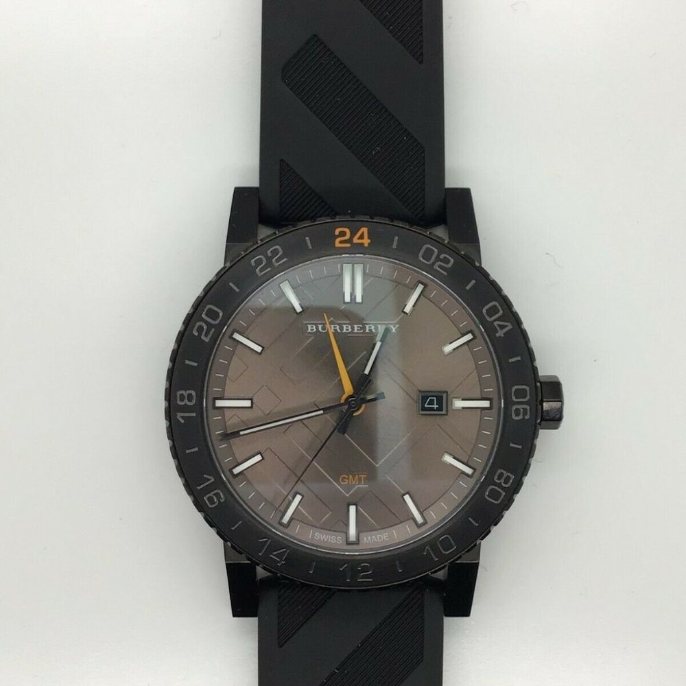 NWT BURBERRY THE NEW CITY GMT BLACK SILICONE WATCH